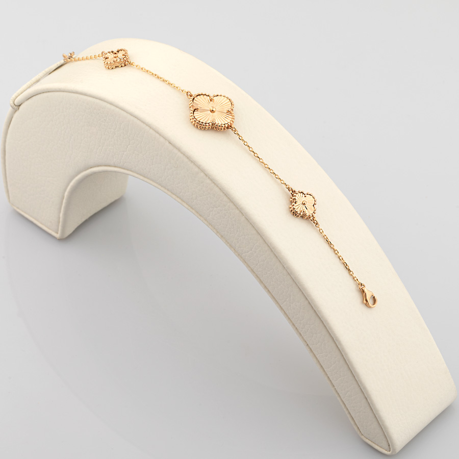 دستبند طلا  18عیار زنانه ونکلیف و تراش  7.56 گرم