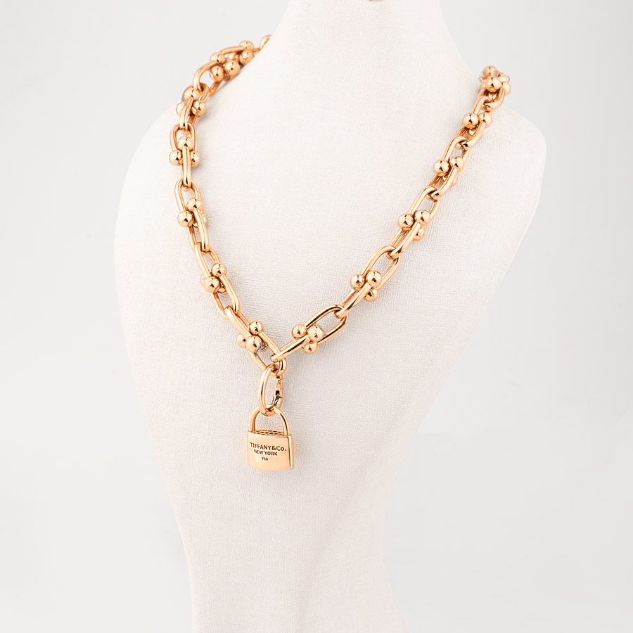 گردنبند طلا زنانه تیفانی با آویز قفل